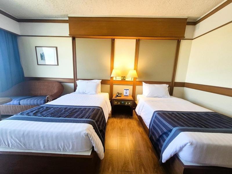 Cholchan Pattaya Beach Resort - Sha Extra Plus Exteriör bild