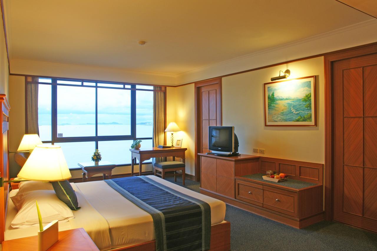 Cholchan Pattaya Beach Resort - Sha Extra Plus Rum bild Deluxe Room
